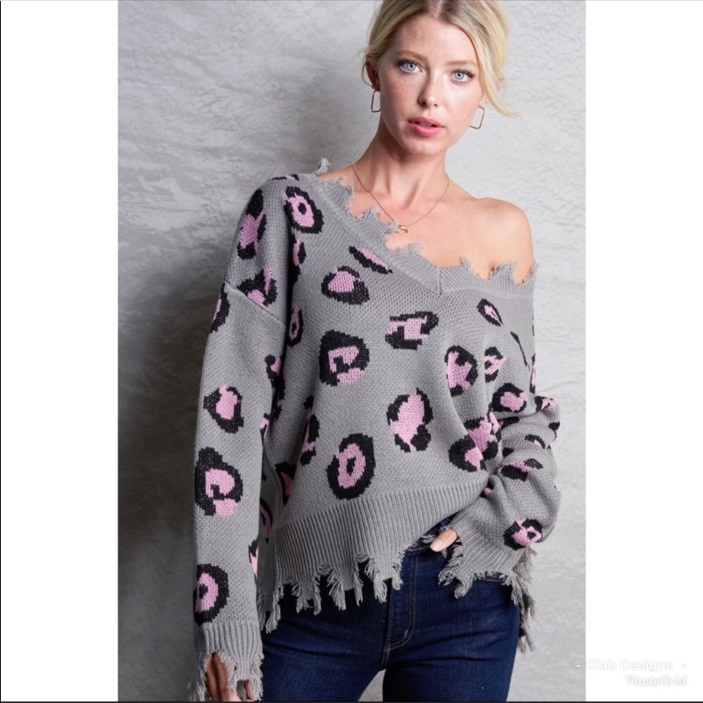 ⚡️LAST! Boho off shoulder sweater w/frayed edge